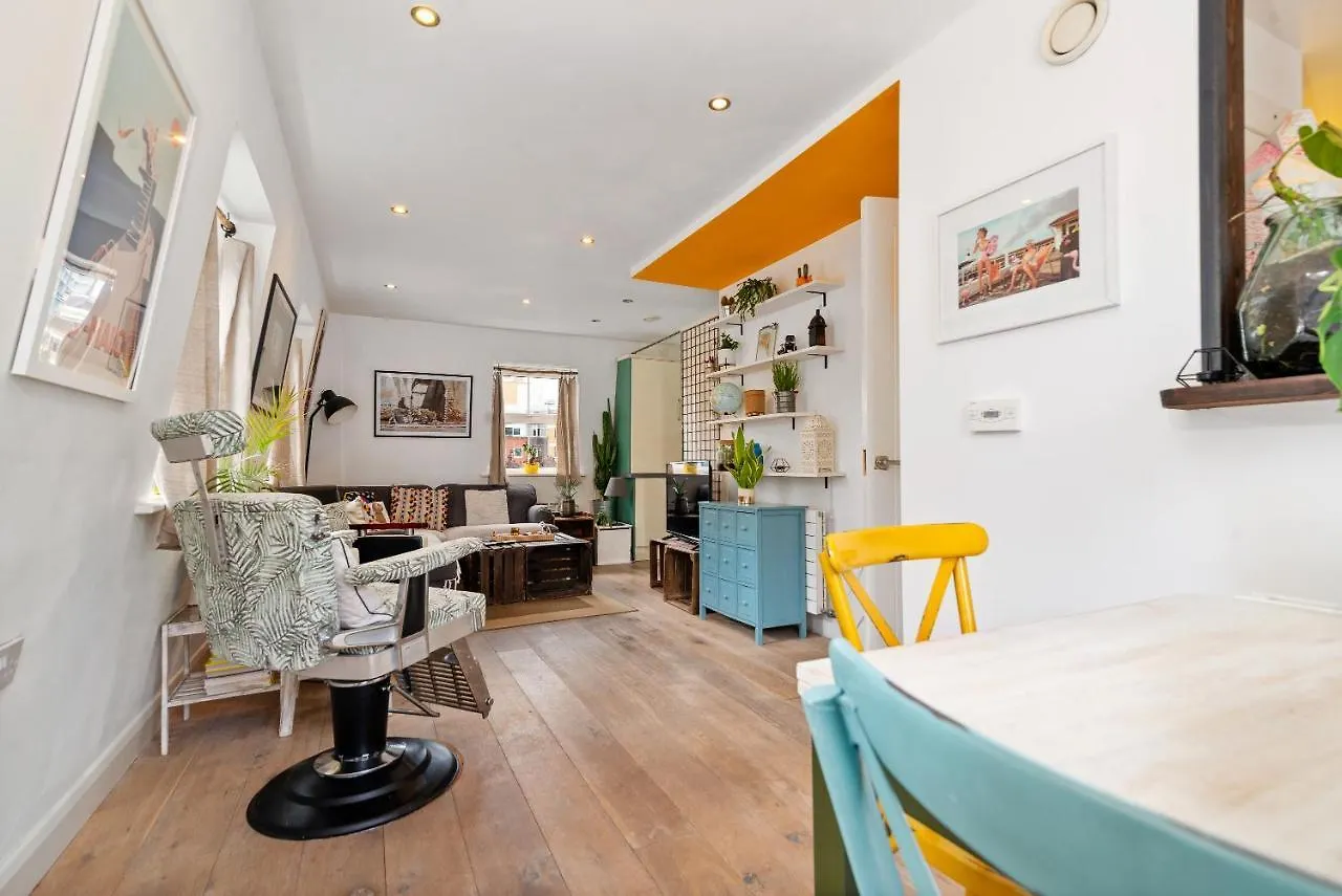 Apartment Guestready - Artsy Penthouse In Heart Of The City London